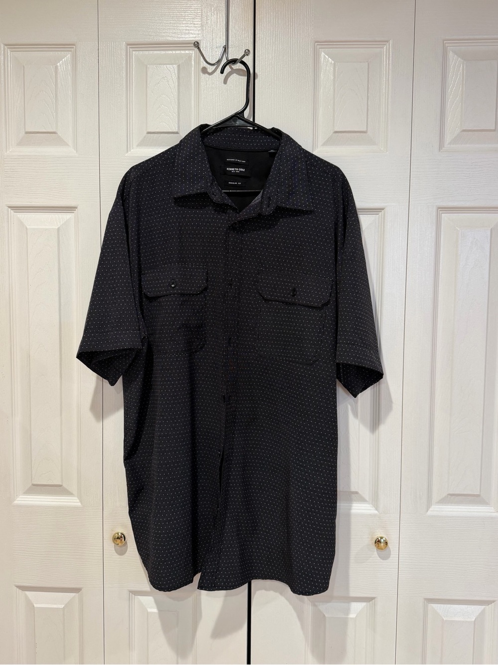 Kenneth Cole Black Short-Sleeve Button-Down Shirt with Subtle Dot Print